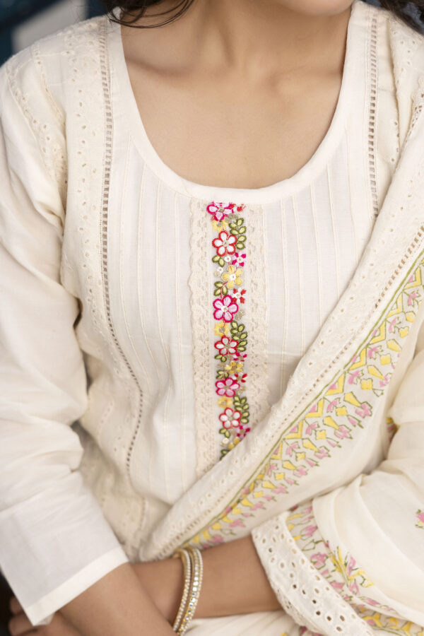 Pintex Embroidery Set - Image 13