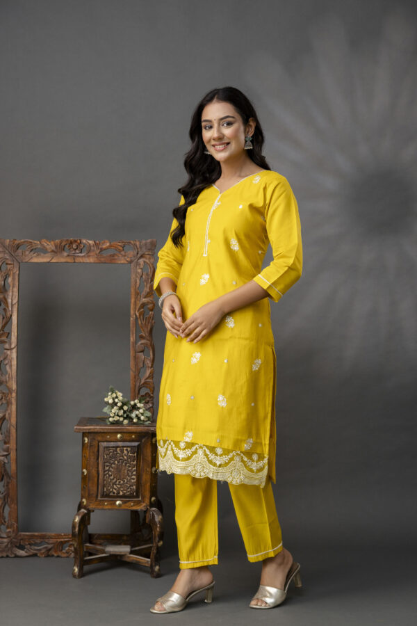 Thread Work Kurti with Plain Trouser Set - Image 3