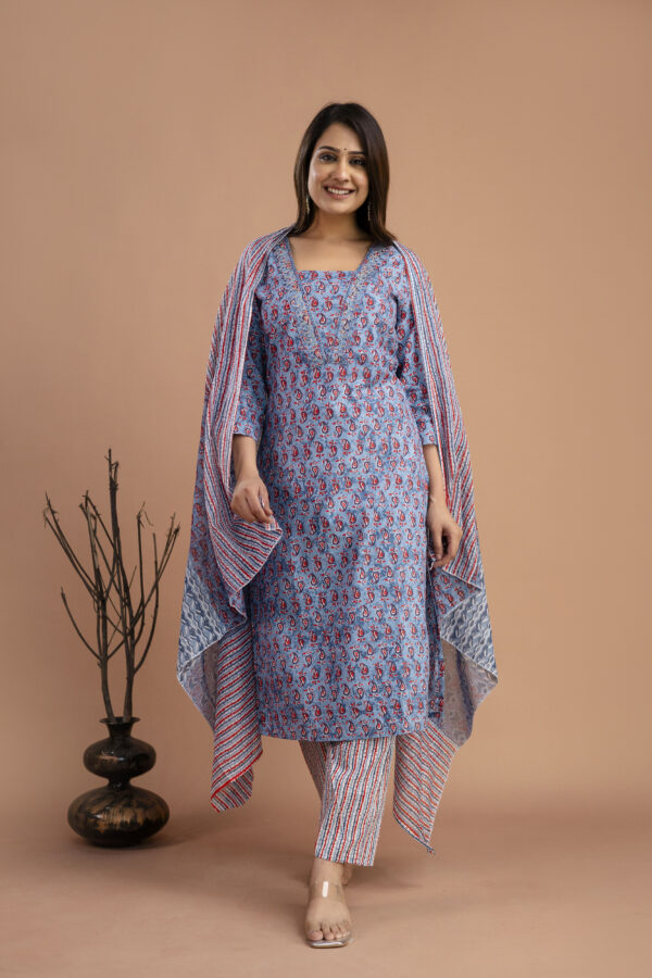Printed Resham & Sequence Worked V-Neck Kurti with Printed Dupatta & Pants - Image 6