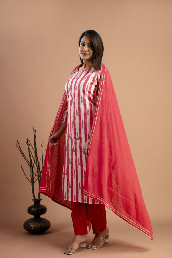 Printed Kurti with Gotta Patti Work, Plain Dupatta & Plain Trouser - Image 6