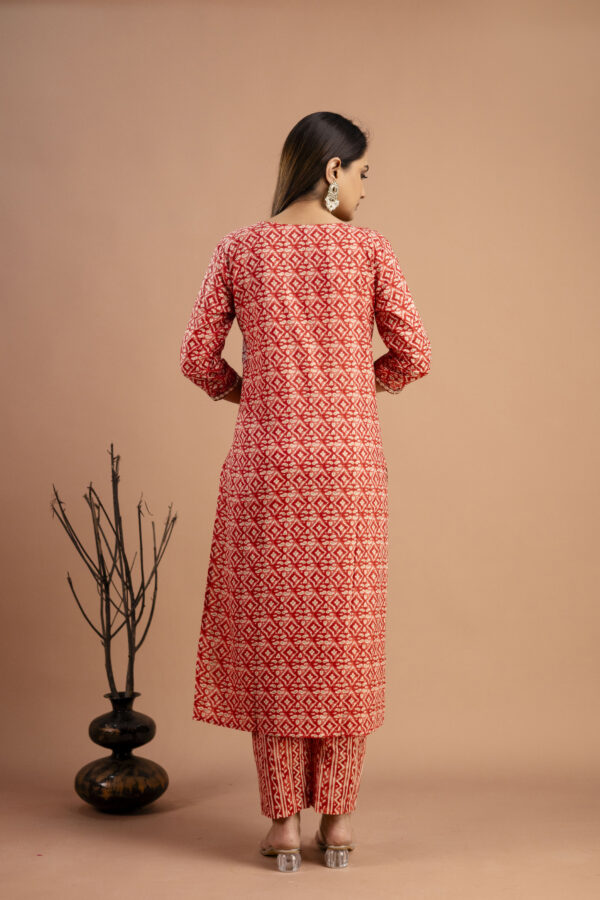Printed Resham Worked Round Neck Kurti with Printed Dupatta & Printed Pants - Image 9