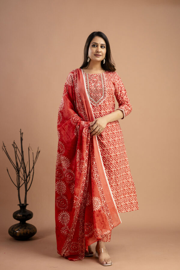 Printed Resham Worked Round Neck Kurti with Printed Dupatta & Printed Pants - Image 6