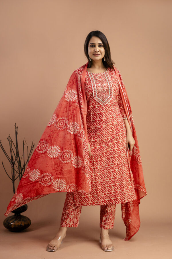 Printed Resham Worked Round Neck Kurti with Printed Dupatta & Printed Pants - Image 4