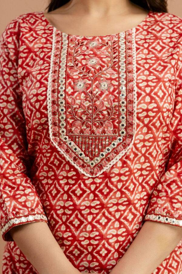 Printed Resham Worked Round Neck Kurti with Printed Dupatta & Printed Pants - Image 2