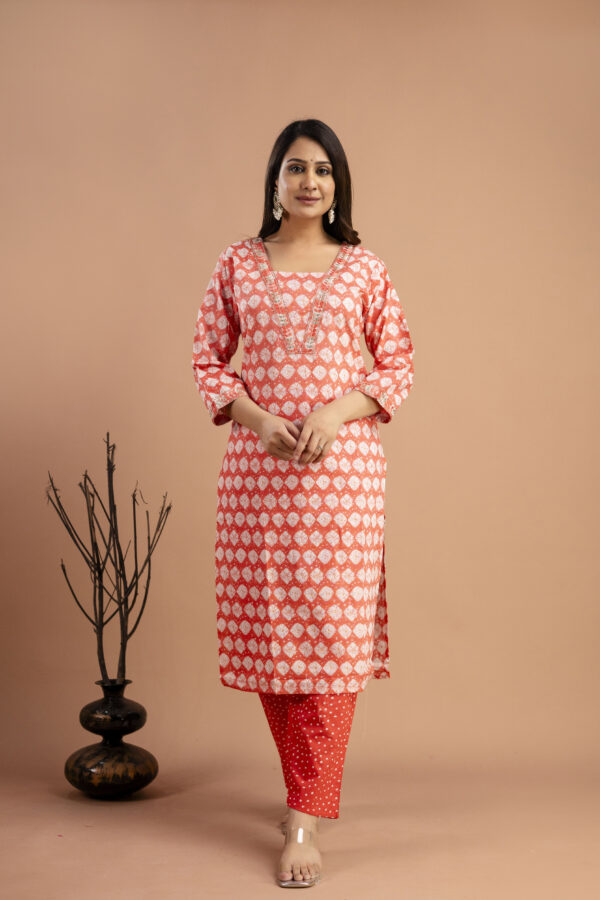 Printed Resham & Sequence Worked Kurti with Handworked Dupatta & Plain Pants - Image 8