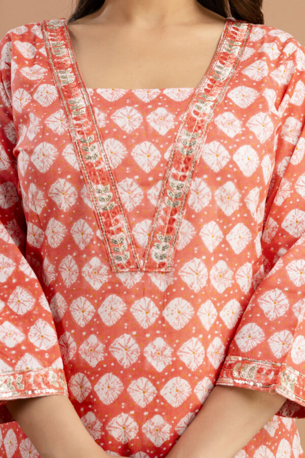 Printed Resham & Sequence Worked Kurti with Handworked Dupatta & Plain Pants - Image 3