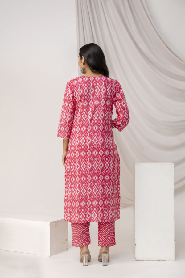 Mirror Worked Printed Kurti with Stylish Dupatta & Plain Trouser - Image 8