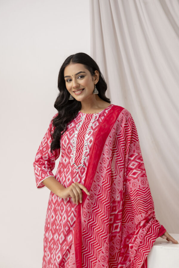 Mirror Worked Printed Kurti with Stylish Dupatta & Plain Trouser - Image 3