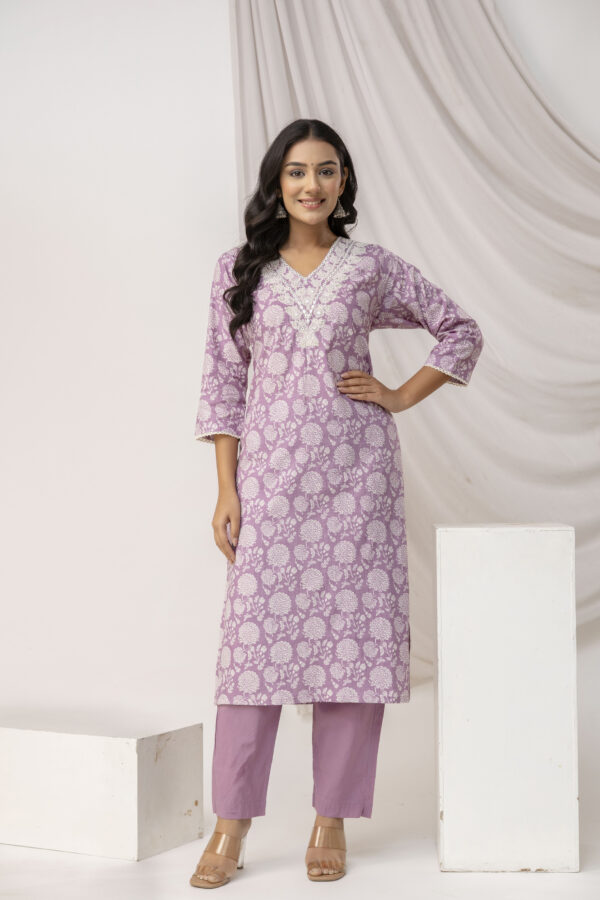 Printed Kurti in Aari Work - Image 5