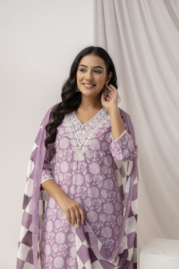 Printed Kurti in Aari Work - Image 7