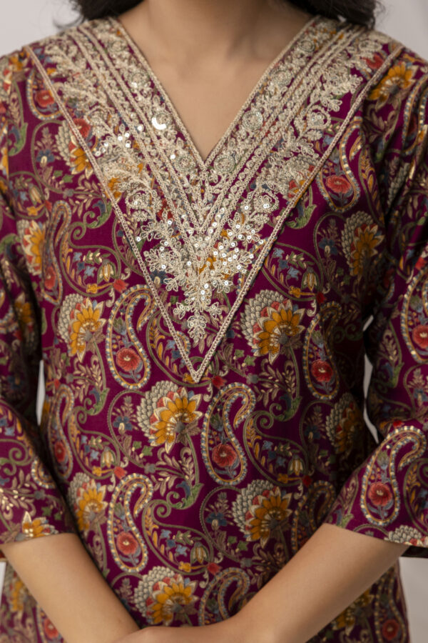 Printed Kurti with Jari Work Set - Image 9