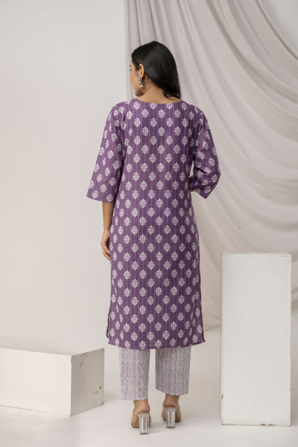 Printed Kurti with Jari & Thread Work Set - Image 2