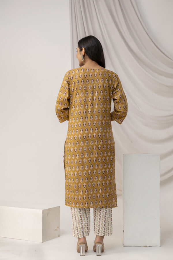 Printed Kurti with Jari Work Set - Image 7