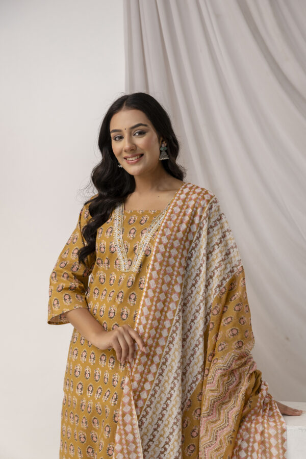 Printed Kurti with Jari Work Set