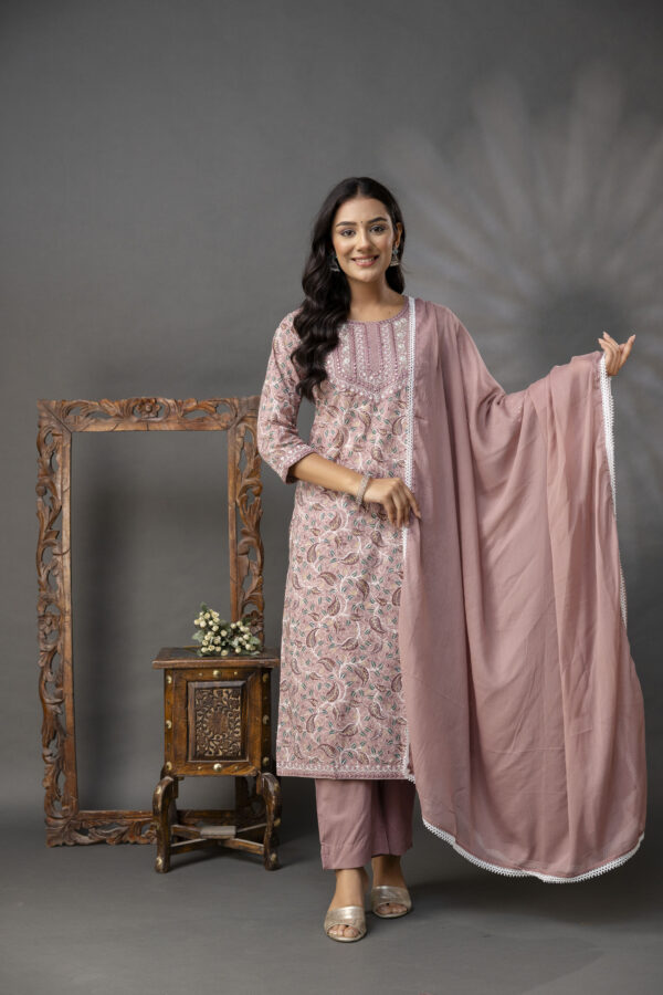 Printed Thread Work Kurti Set - Image 9