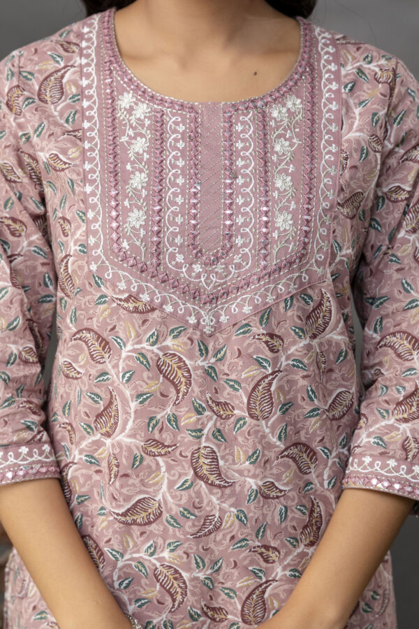 Printed Thread Work Kurti Set - Image 2