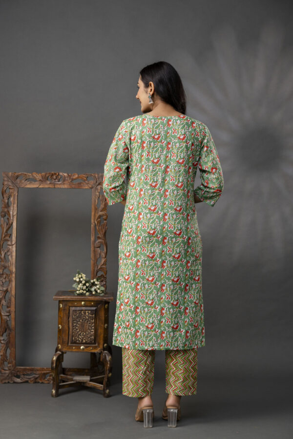 Printed V-Neck Kurti with Thread Work Set - Image 2