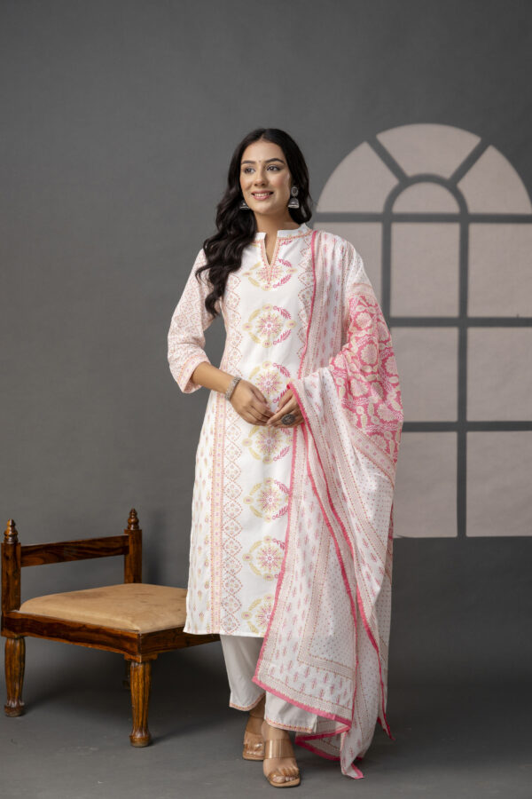 Printed Kurti with Sequence & Digital Work Set - Image 3