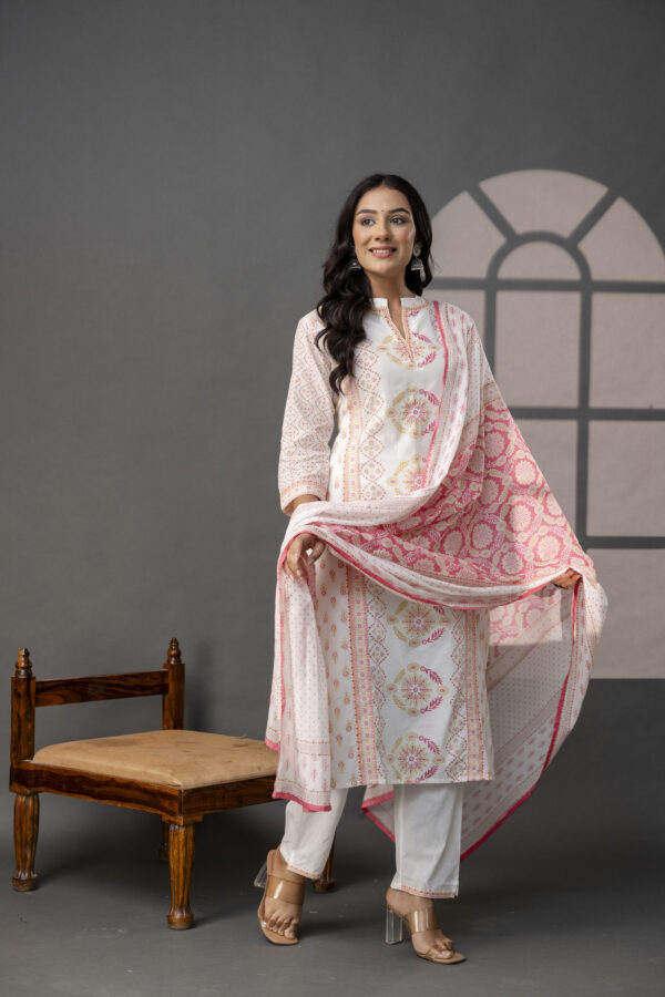 Printed Kurti with Sequence & Digital Work Set - Image 5
