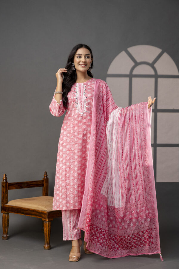Printed Thread Work Kurti Set - Image 4