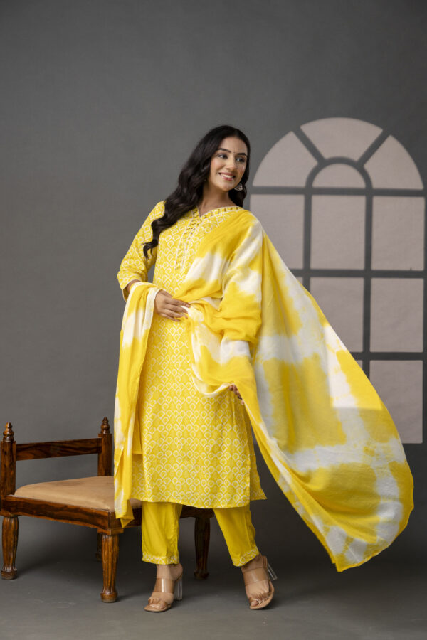 "Tie-Dye Essence Kurti Set"