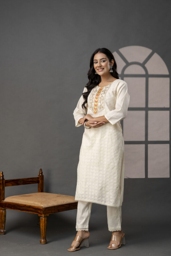 Chic Handcrafted Cotton Set - Image 2