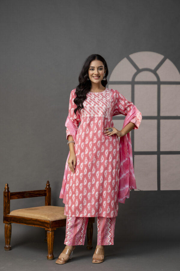 Vibrant Weave Kurti Set - Image 7