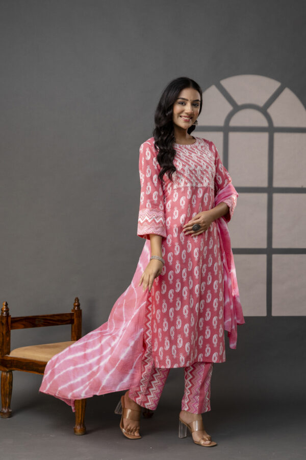 Vibrant Weave Kurti Set - Image 9