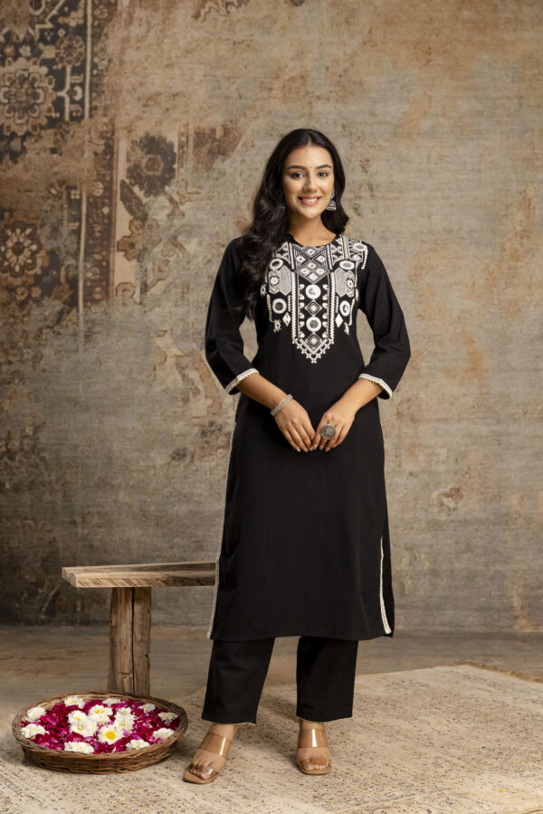 Threaded Grace Kurti Set - Image 5