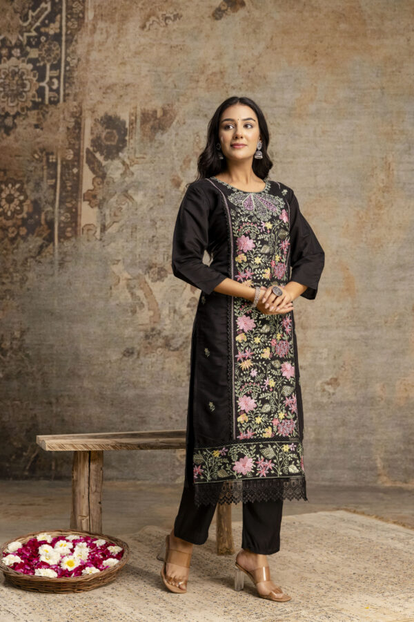 "Noir Elegance Kurti Set"