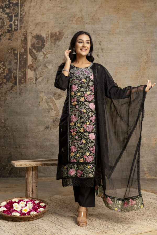"Noir Elegance Kurti Set" - Image 5