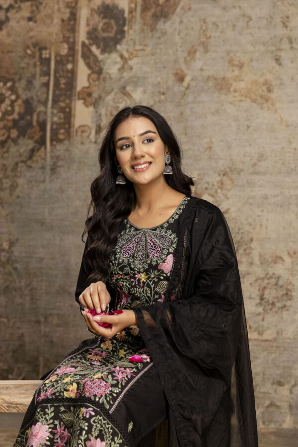 "Noir Elegance Kurti Set" - Image 8