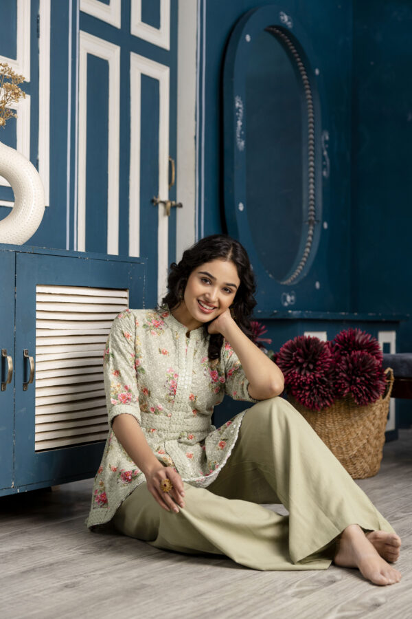 Chicken Embroidered Digital Print Kurti with Plain Flapper - Image 8