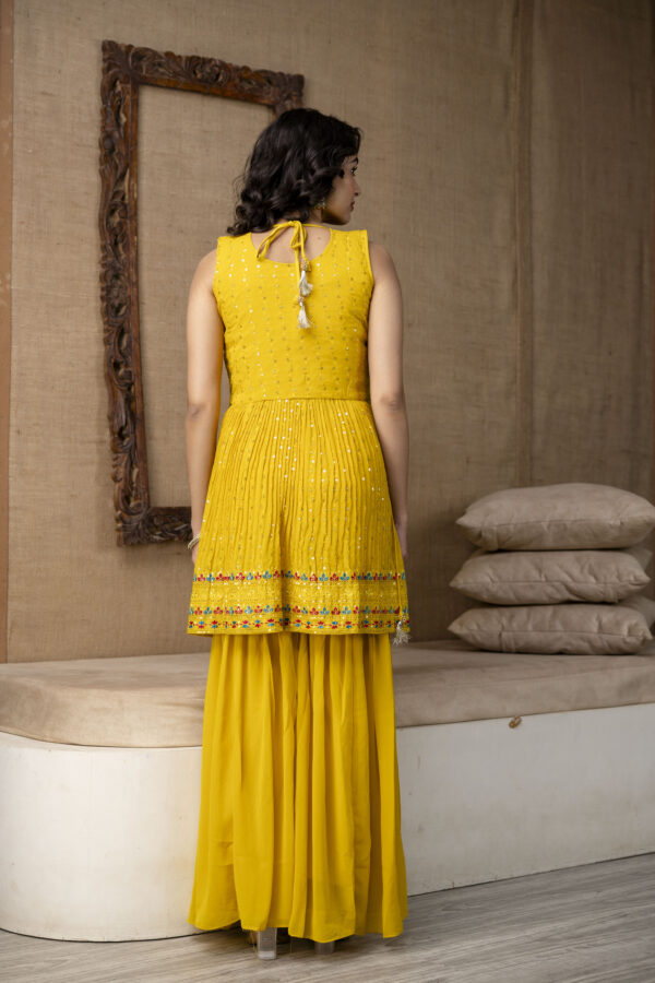 Resham Embroidered Handworked Kurti with Plain Dupatta & Georgette Sharara - Image 2