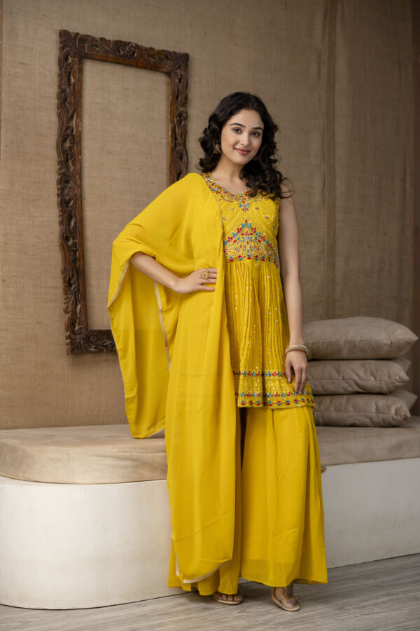 Resham Embroidered Handworked Kurti with Plain Dupatta & Georgette Sharara - Image 5