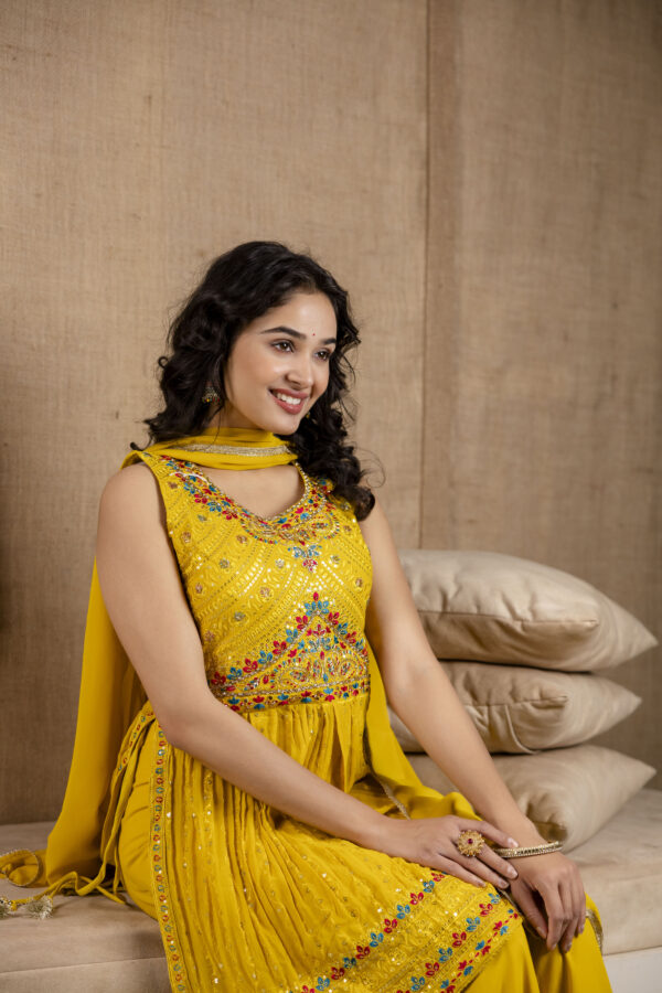 Resham Embroidered Handworked Kurti with Plain Dupatta & Georgette Sharara - Image 9