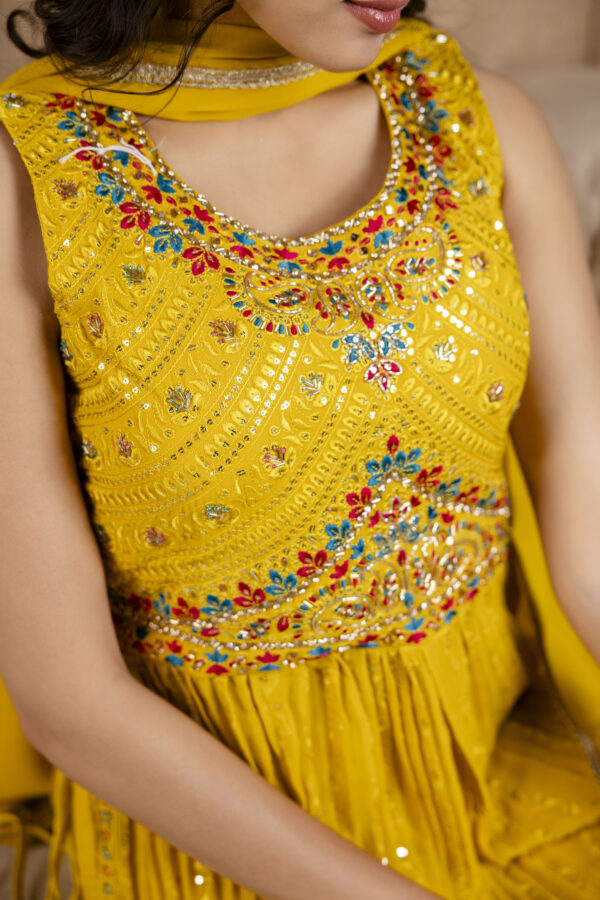Resham Embroidered Handworked Kurti with Plain Dupatta & Georgette Sharara - Image 11