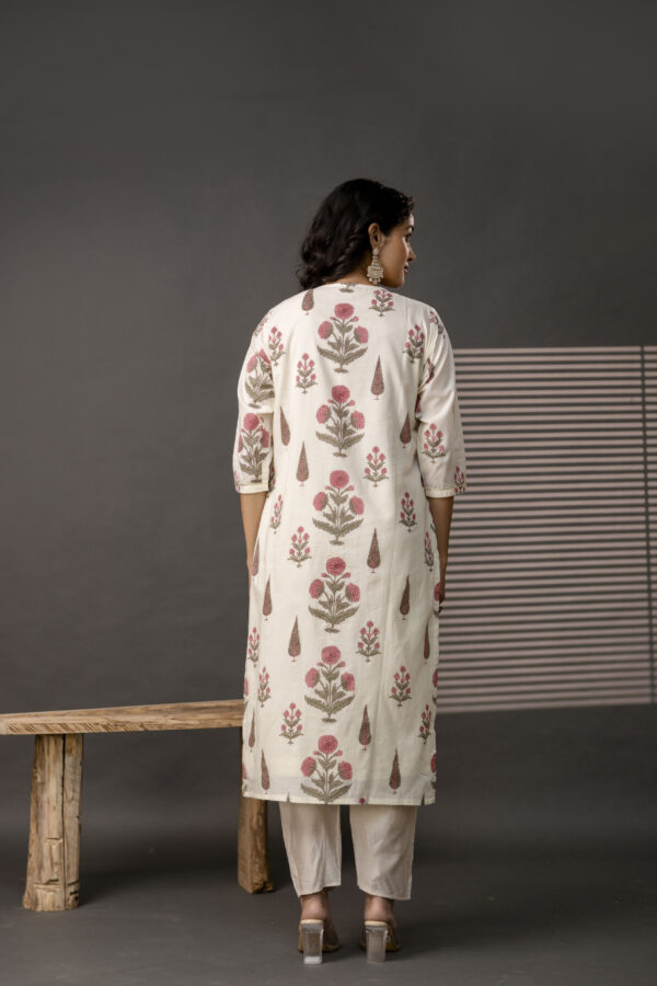 Printed Kurti with Jari Detailing, Plain Trousers & Decorative Dupatta - Image 8