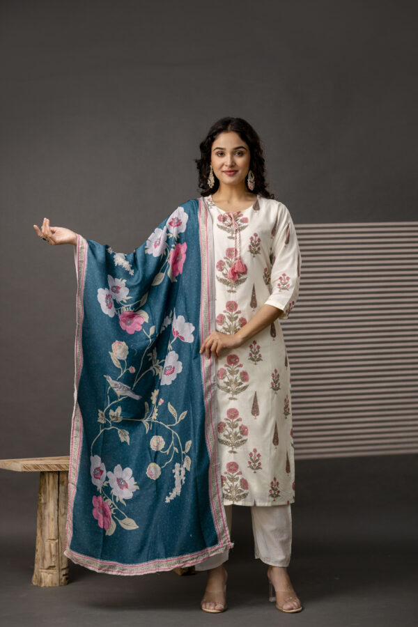Printed Kurti with Jari Detailing, Plain Trousers & Decorative Dupatta