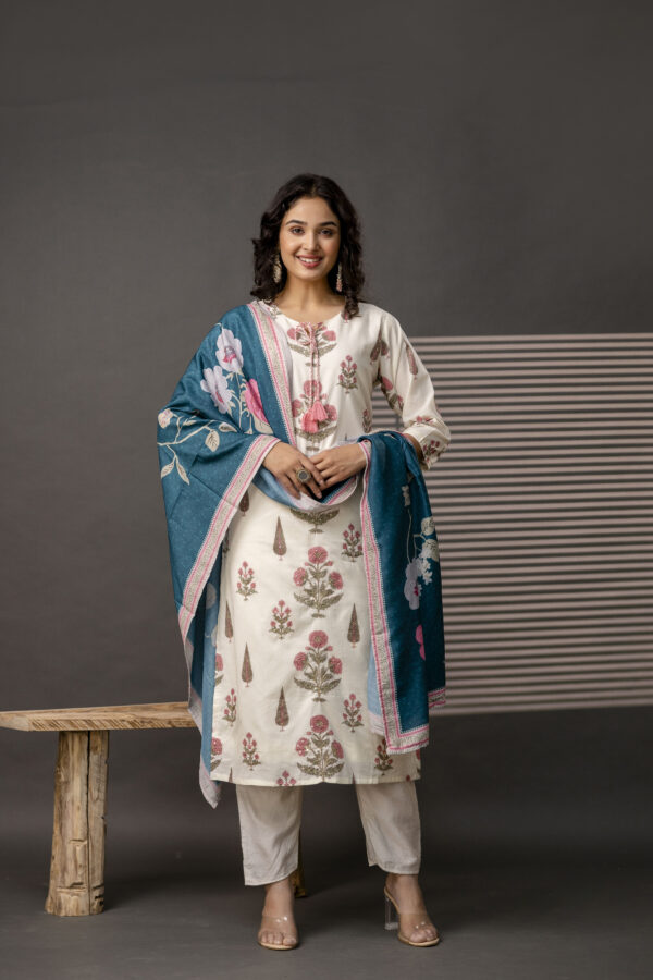 Printed Kurti with Jari Detailing, Plain Trousers & Decorative Dupatta - Image 3