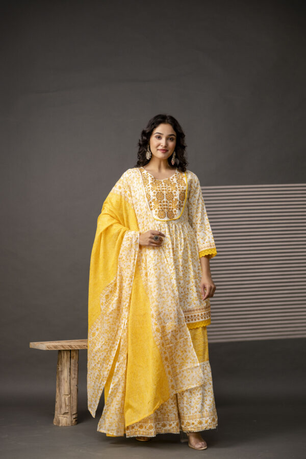 Product Name: Cotton Thread Worked Kurti with Printed Sharara & Dupatta - Image 7