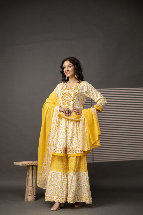 Product Name: Cotton Thread Worked Kurti with Printed Sharara & Dupatta - Image 6