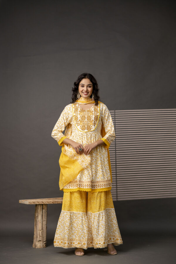 Product Name: Cotton Thread Worked Kurti with Printed Sharara & Dupatta - Image 5