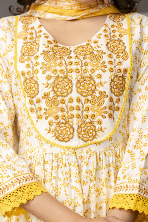 Product Name: Cotton Thread Worked Kurti with Printed Sharara & Dupatta - Image 3
