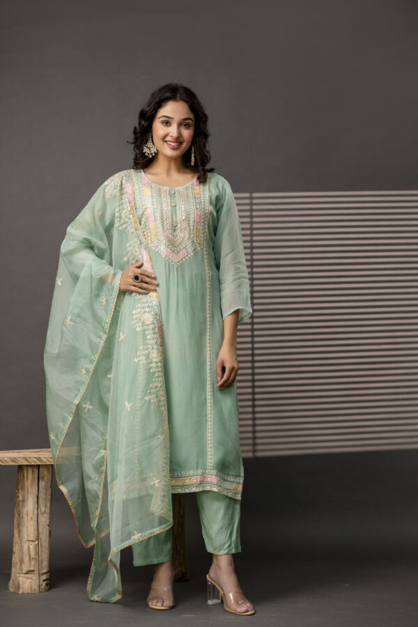 Resham Worked Kurti with Round Neck, Thread Worked Dupatta & Plain Pants - Image 5