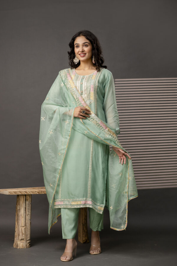 Resham Worked Kurti with Round Neck, Thread Worked Dupatta & Plain Pants - Image 7
