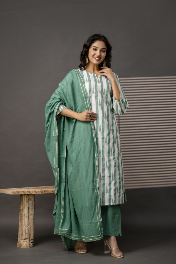 Printed Kurti with Gotta Patti Work, Plain Dupatta & Plain Trouser - Image 5