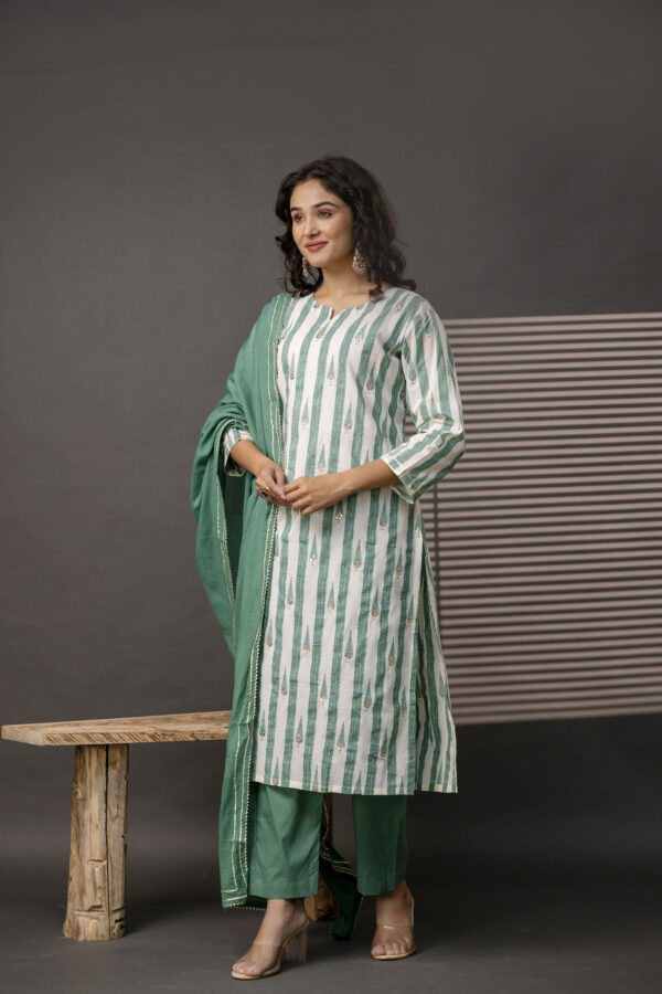 Printed Kurti with Gotta Patti Work, Plain Dupatta & Plain Trouser - Image 6