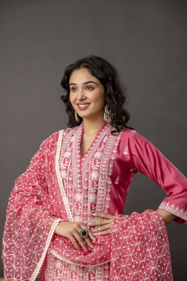 Resham & Sequined Embellished Kurti with Plain Trouser & Dupatta - Image 7