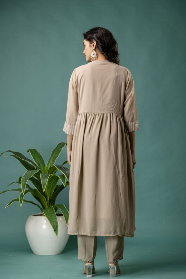 Resham & Sequence Embroidered Kurti with Plain Dupatta & Trousers - Image 9